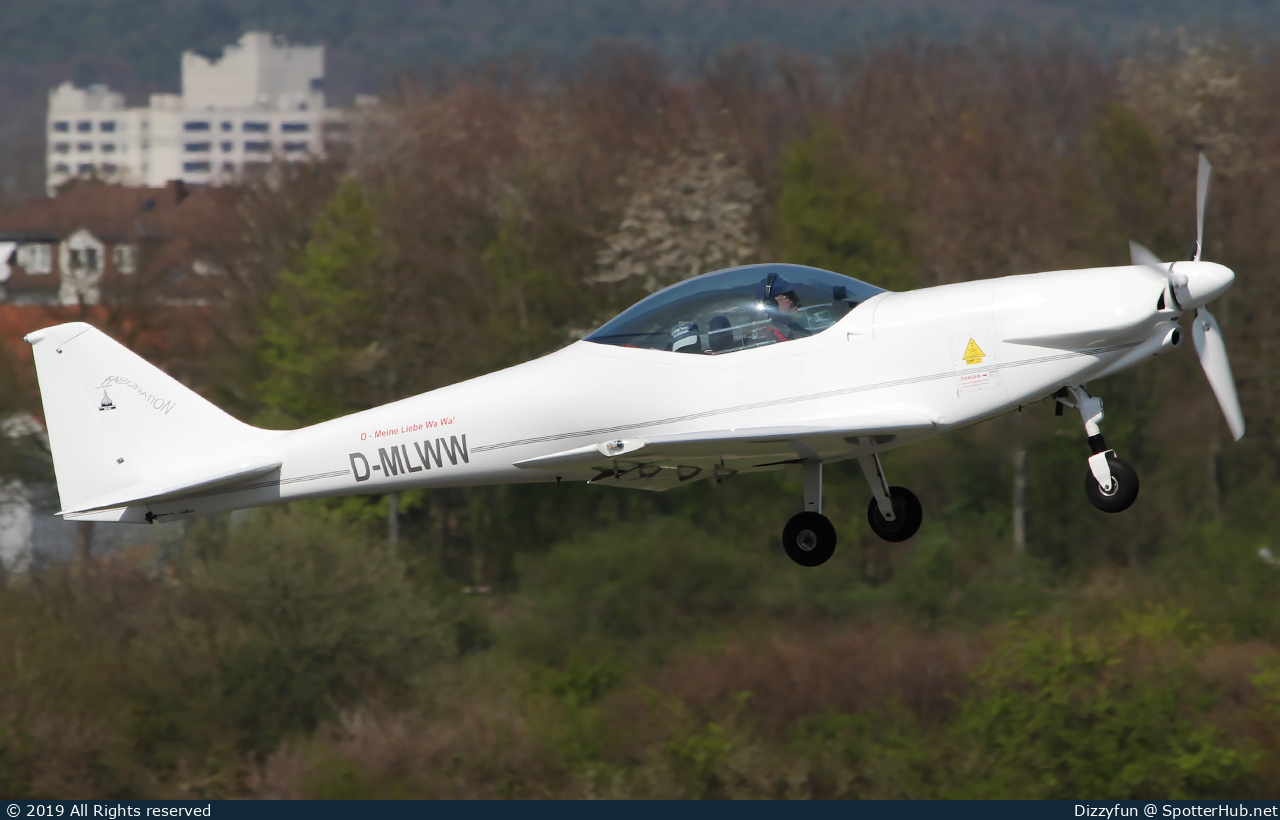 Photo of D-MLWW - Dallach D4 Fascination operated by Private