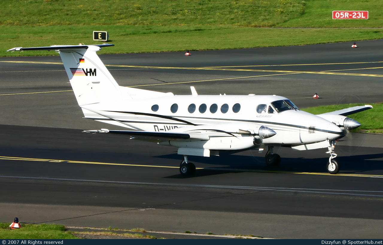 Photo of D-IVIP - Beechcraft B200 Super King Air operated by VHM Schul- und Charterflug