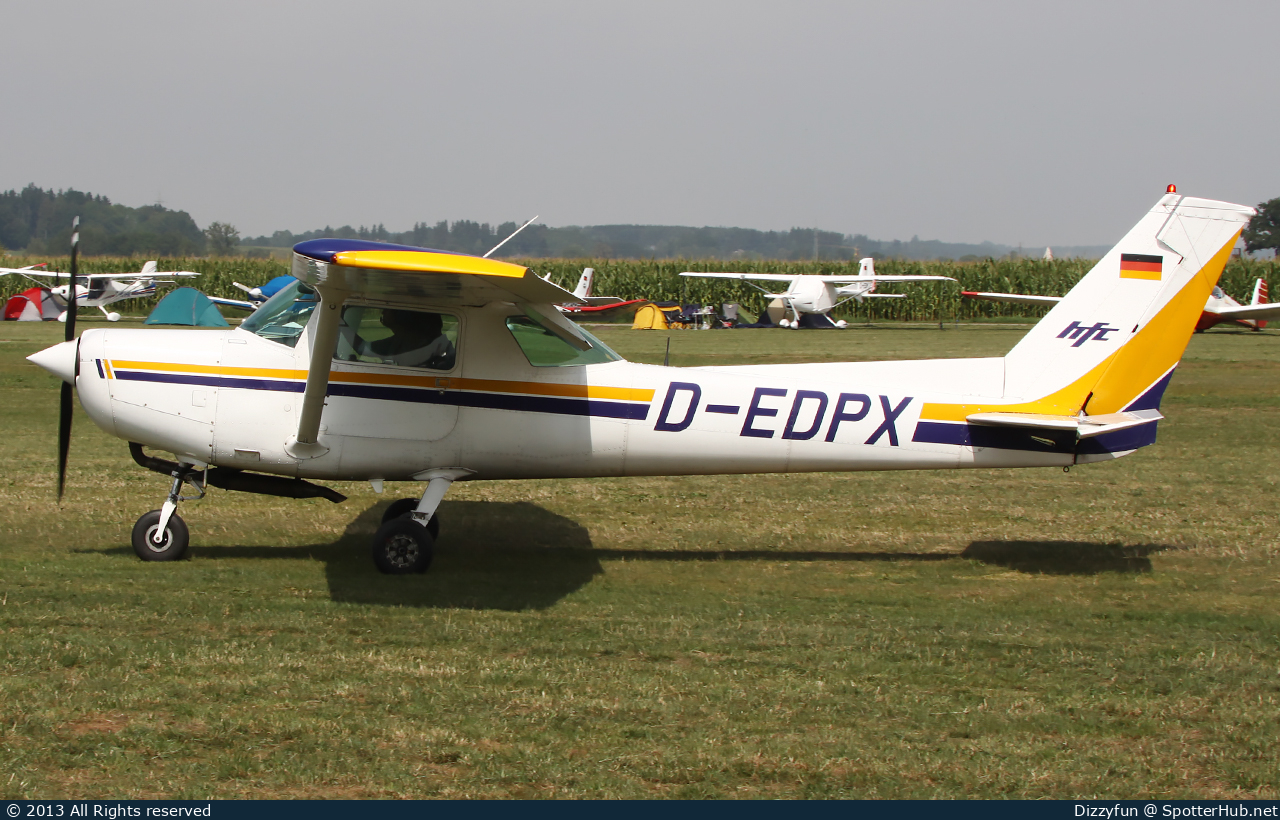 Photo of D-EDPX - Reims-Cessna F152 operated by Hanseatischer Fliegerclub Frankfurt