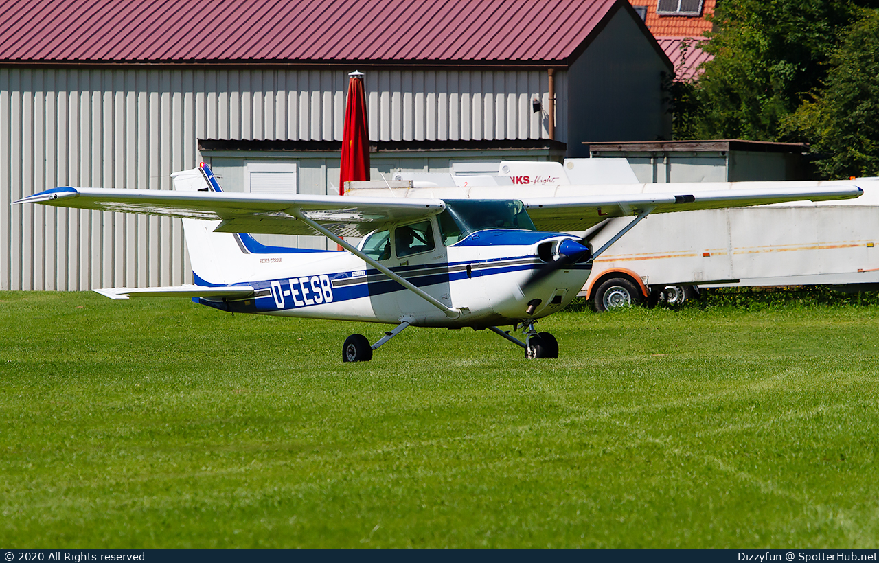 Photo of D-EESB - Cessna 172P Skyhawk II operated by Flugschule Michael Bergmann