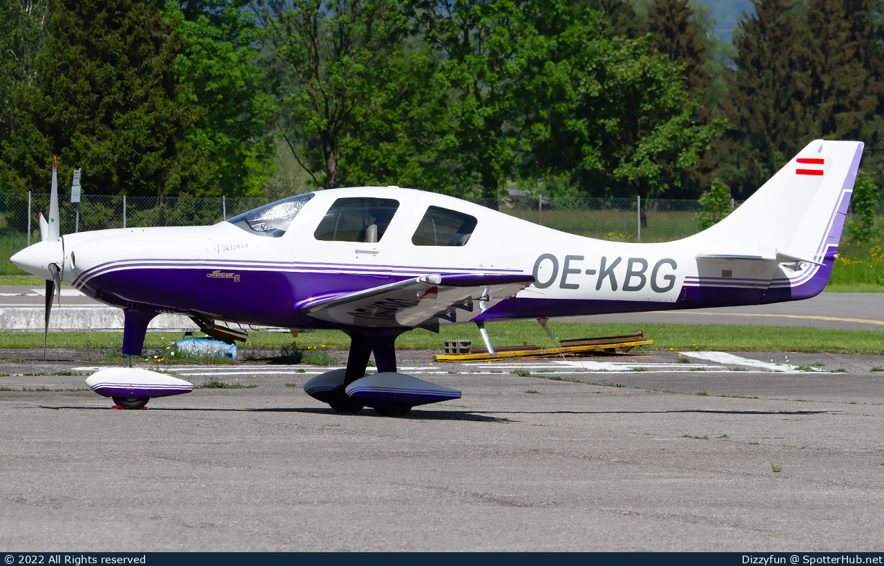 Photo of OE-KBG - Lancair Super ES operated by Private