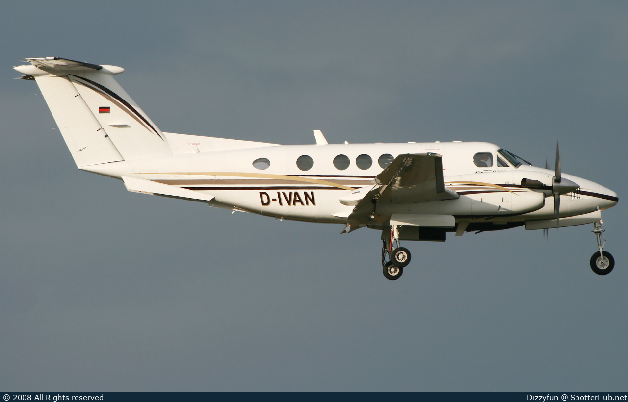 Photo of D-IVAN - Beechcraft B200 Super King Air operated by Private