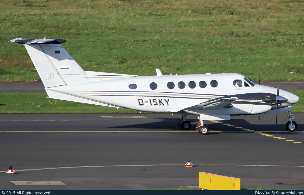 Photo of D-ISKY - Beechcraft B200 Super King Air operated by Air Hamburg