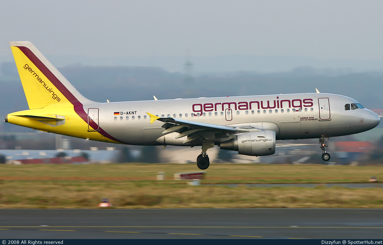 Photo of D-AKNT - Airbus A319-112 operated by Germanwings