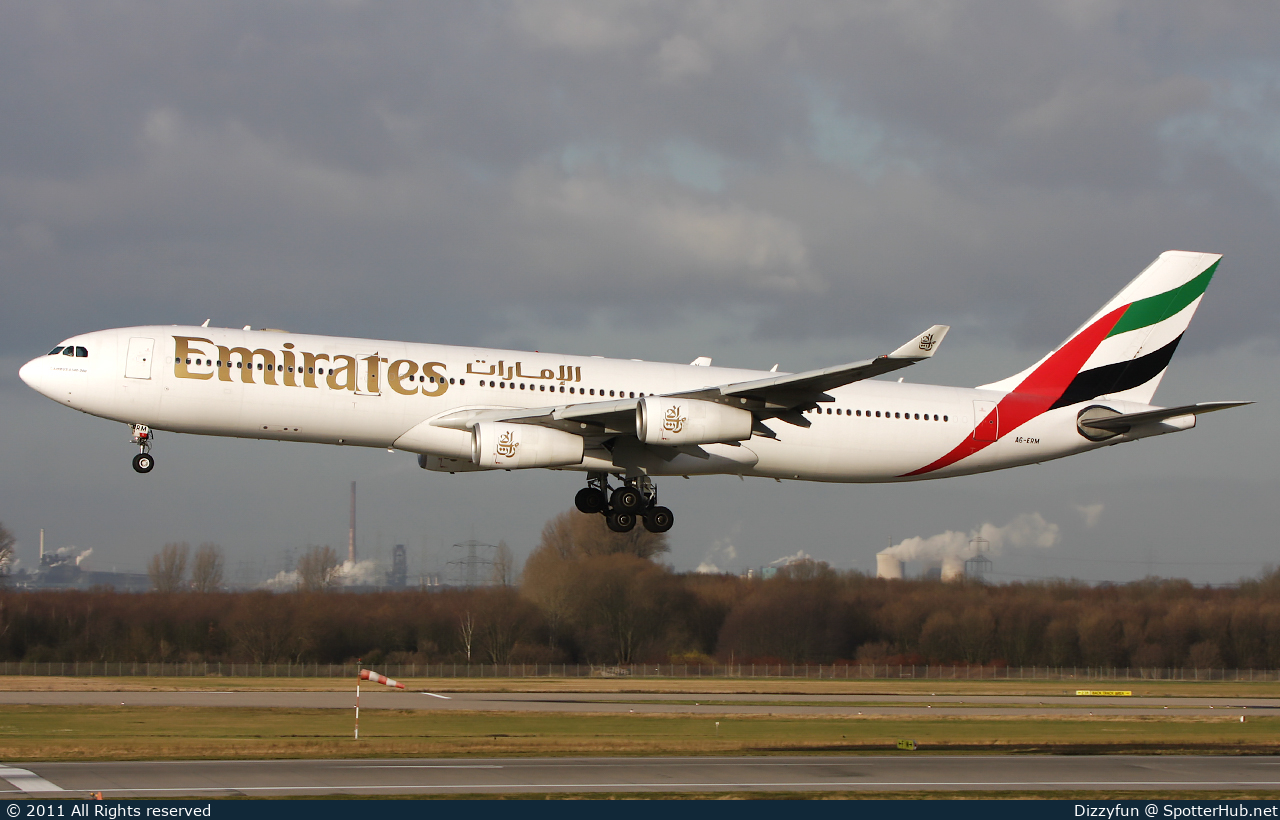 Photo of A6-ERM - Airbus A340-313 operated by Emirates