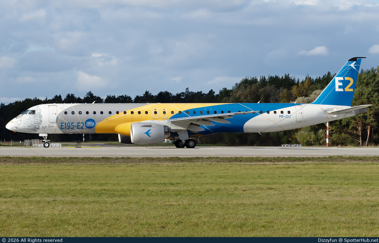 Photo of PR-ZIJ - Embraer ERJ-195-E2 operated by Embraer