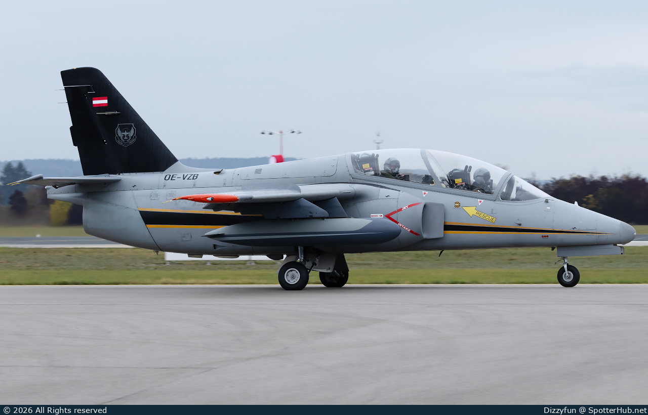 Photo of OE-VZB - SIAI-Marchetti S.211 operated by Cuban8 Squadron