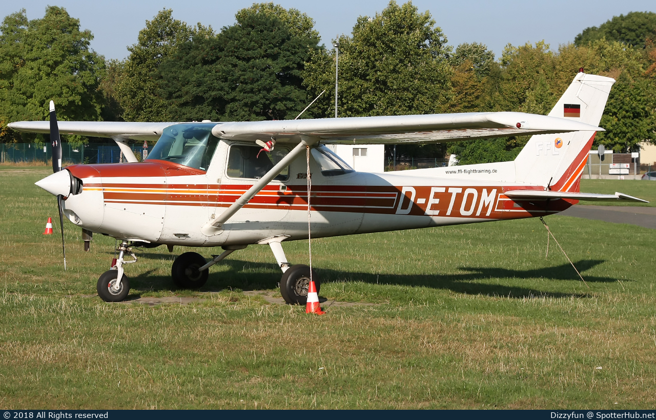 Photo of D-ETOM - Cessna 152 II operated by FFL Flugschule