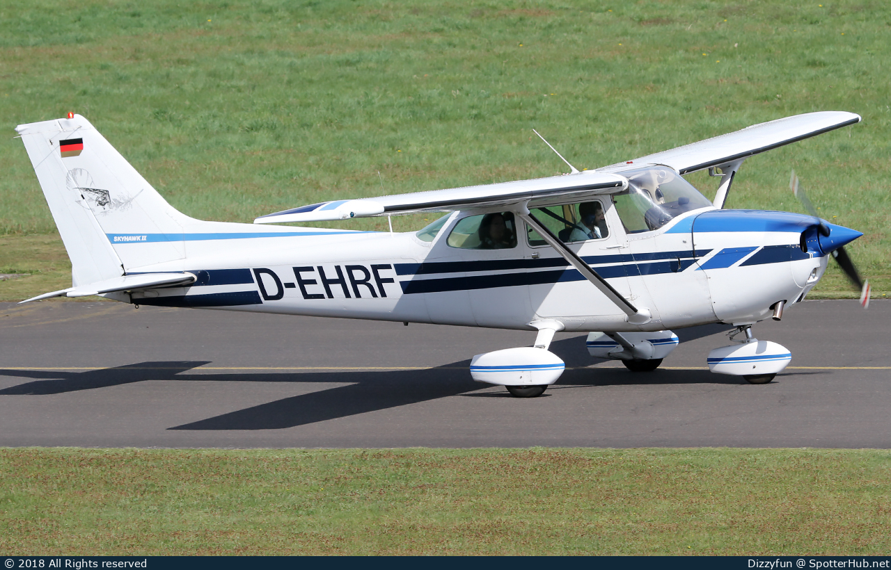 Photo of D-EHRF - Cessna 172N Skyhawk II operated by Fly-Charter