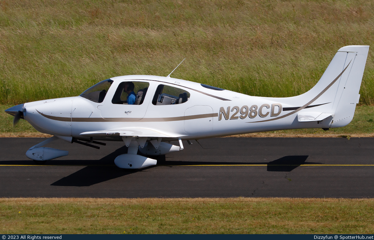 Photo of N298CD - Cirrus SR20 G1 operated by Private