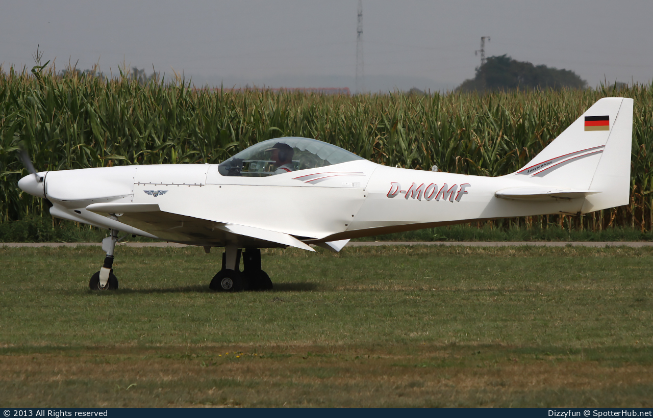 Photo of D-MOMF - Dallach D4 Fascination operated by Private