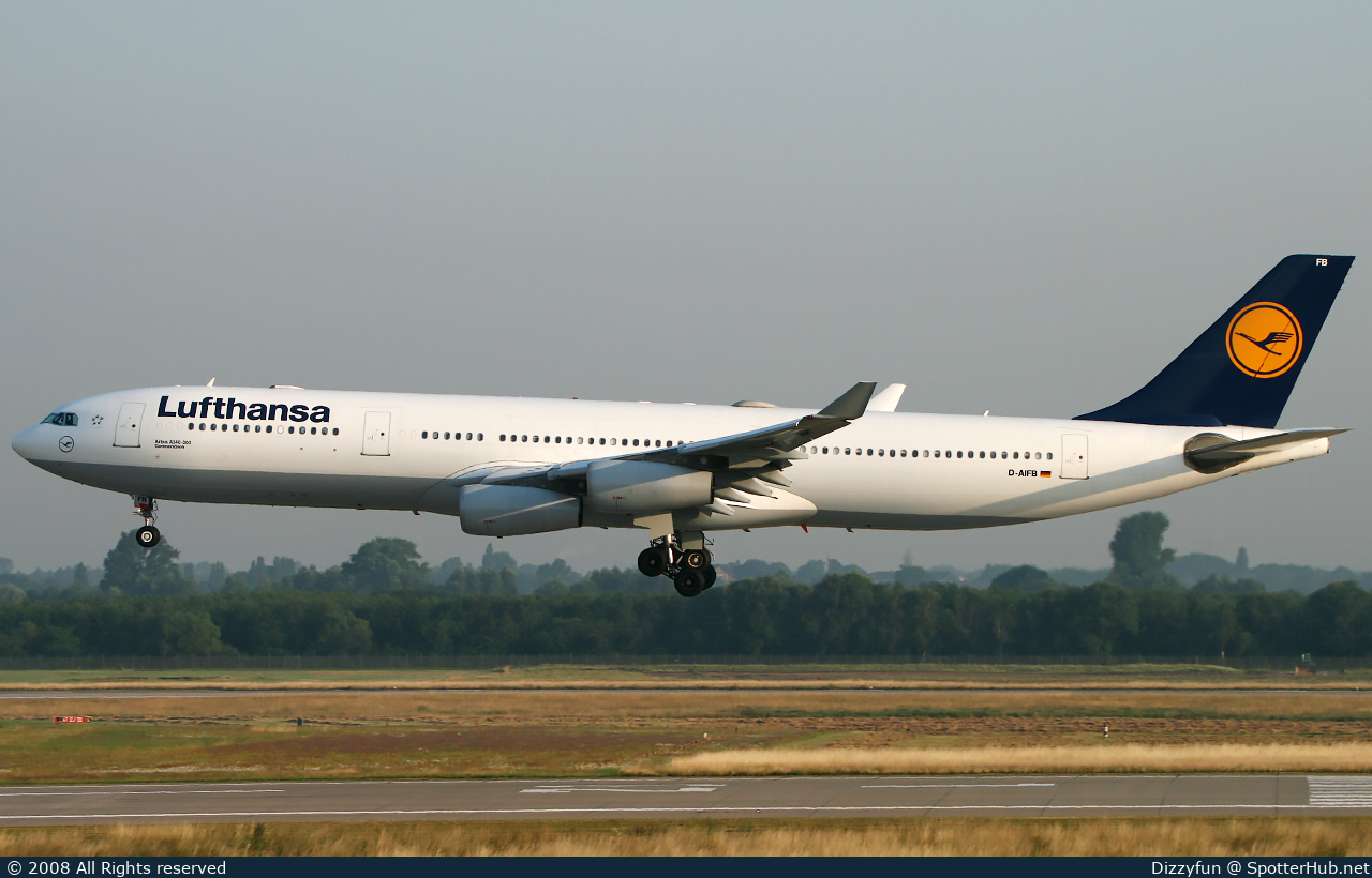Photo of D-AIFB - Airbus A340-313 operated by Lufthansa