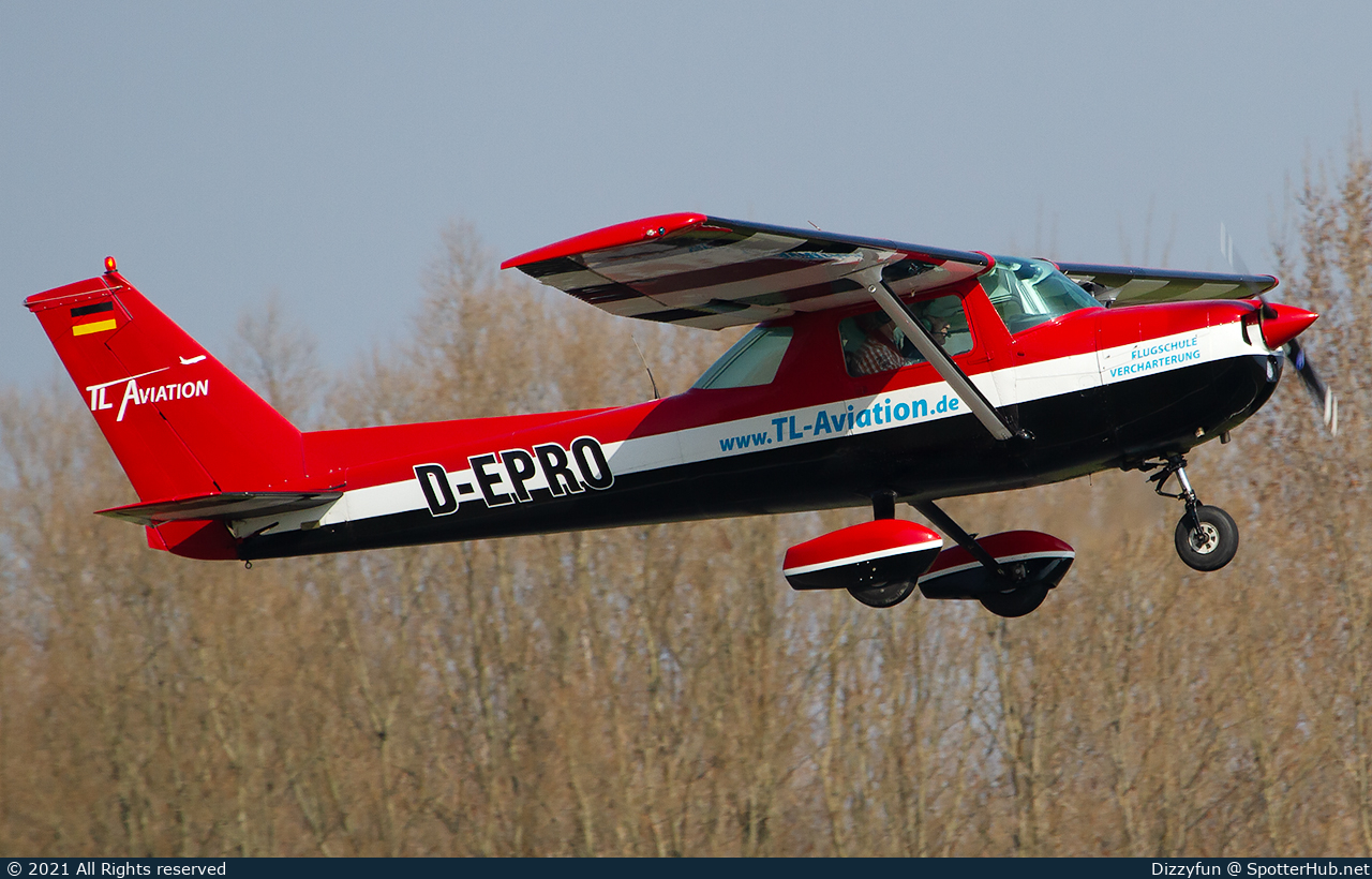 Photo of D-EPRO - Cessna 150M Commuter operated by TL Aviation