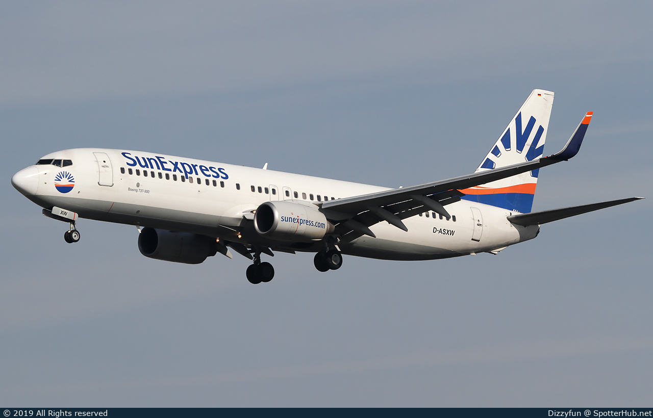 Photo of D-ASXW - Boeing 737-8HC operated by SunExpress Germany