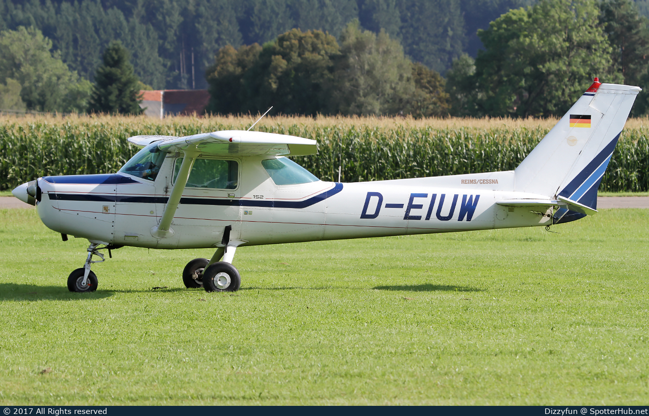 Photo of D-EIUW - Reims-Cessna FA152 Aerobat operated by BWLV Motorflugschule
