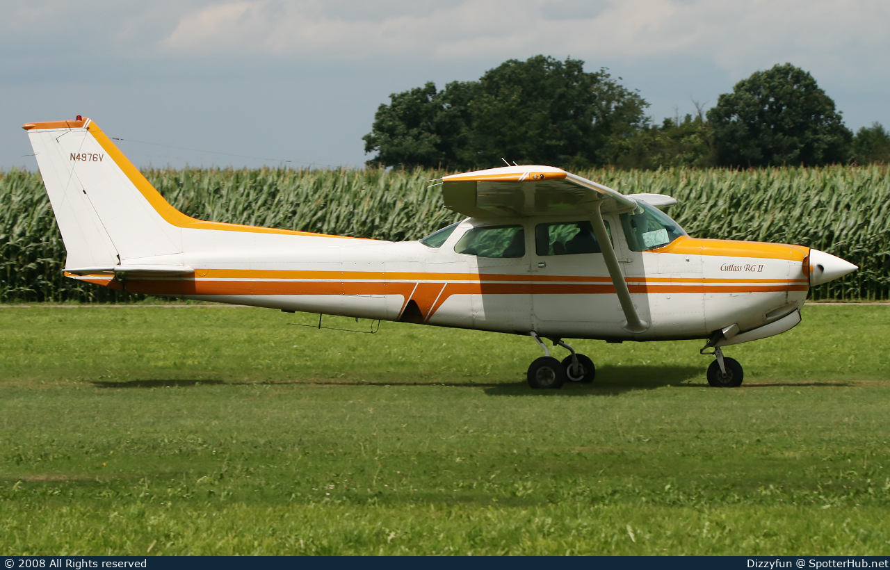 Photo of N4976V - Cessna 172RG Cutlass RG II operated by Private