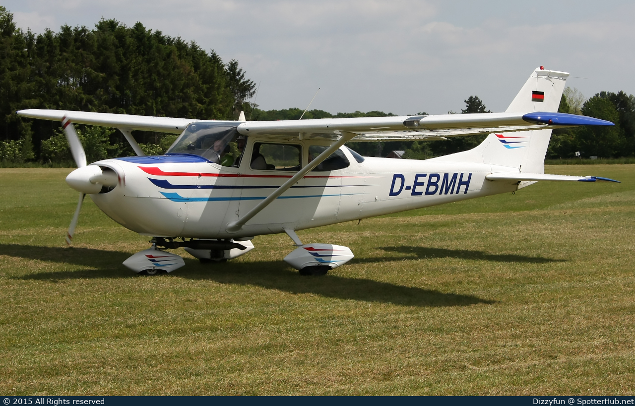 Photo of D-EBMH - Reims-Cessna FR172F Reims Rocket operated by Motorfluggruppe Borken