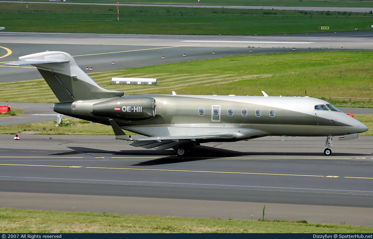 Photo of OE-HII - Bombardier Challenger 300 operated by Amira Air