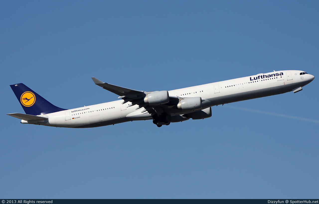 Photo of D-AIHX - Airbus A340-642 operated by Lufthansa