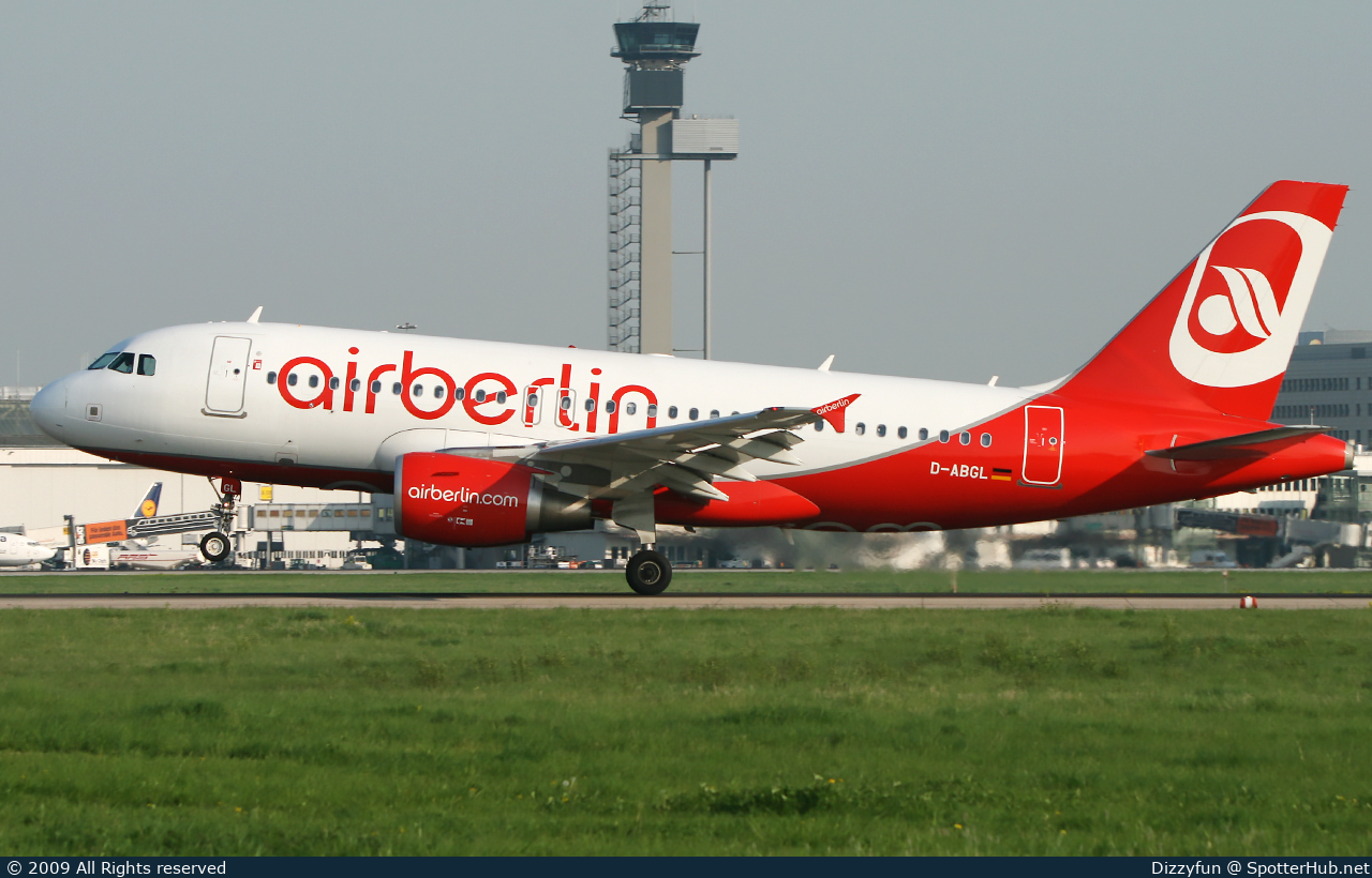 Photo of D-ABGL - Airbus A319-112 operated by Air Berlin