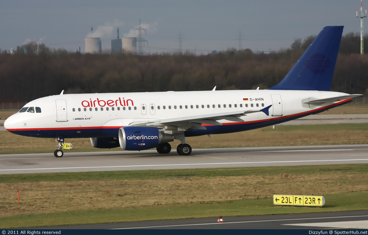 Photo of D-AHIN - Airbus A319-112 operated by Air Berlin