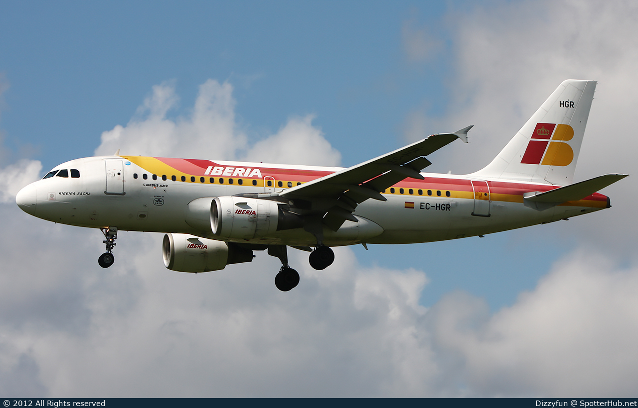Photo of EC-HGR - Airbus A319-111 operated by Iberia