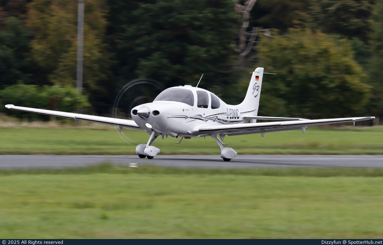 Photo of D-EOOC - Cirrus SR22 G3 GTS operated by Private