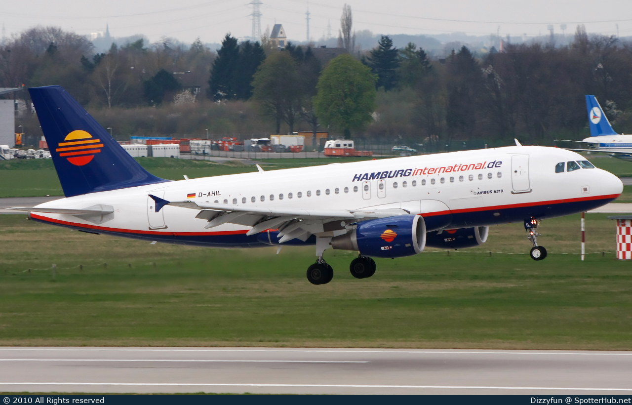 Photo of D-AHIL - Airbus A319-112 operated by Hamburg International