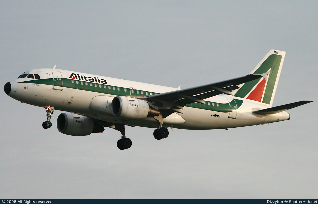 Photo of I-BIMA - Airbus A319-112 operated by Alitalia