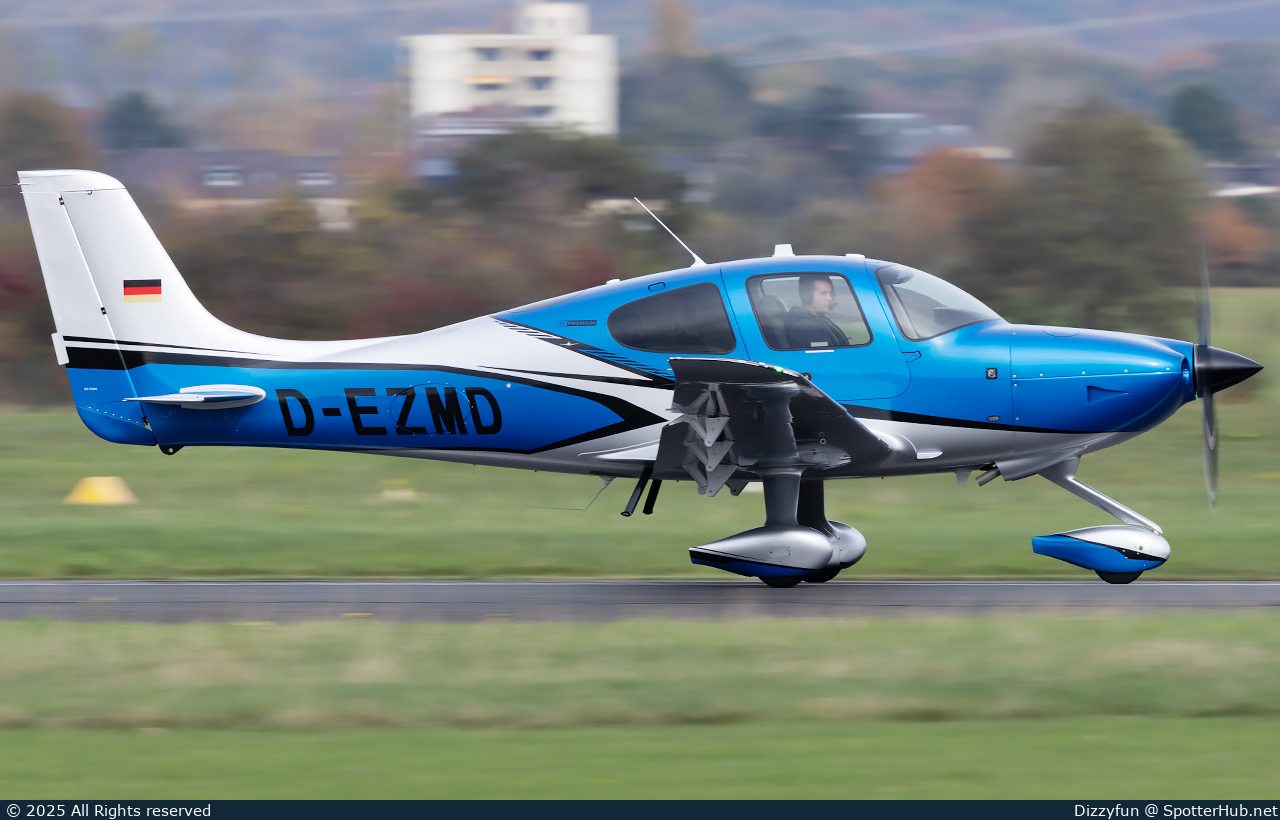Photo of D-EZMD - Cirrus SR20 G7 Premium operated by Westflug Flight Training