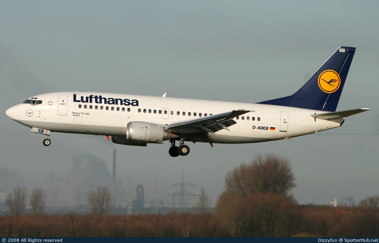 Photo of D-ABEB - Boeing 737-330 operated by Lufthansa
