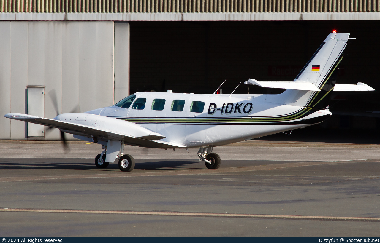 Photo of D-IDKO - Cessna T303 Crusader operated by Private