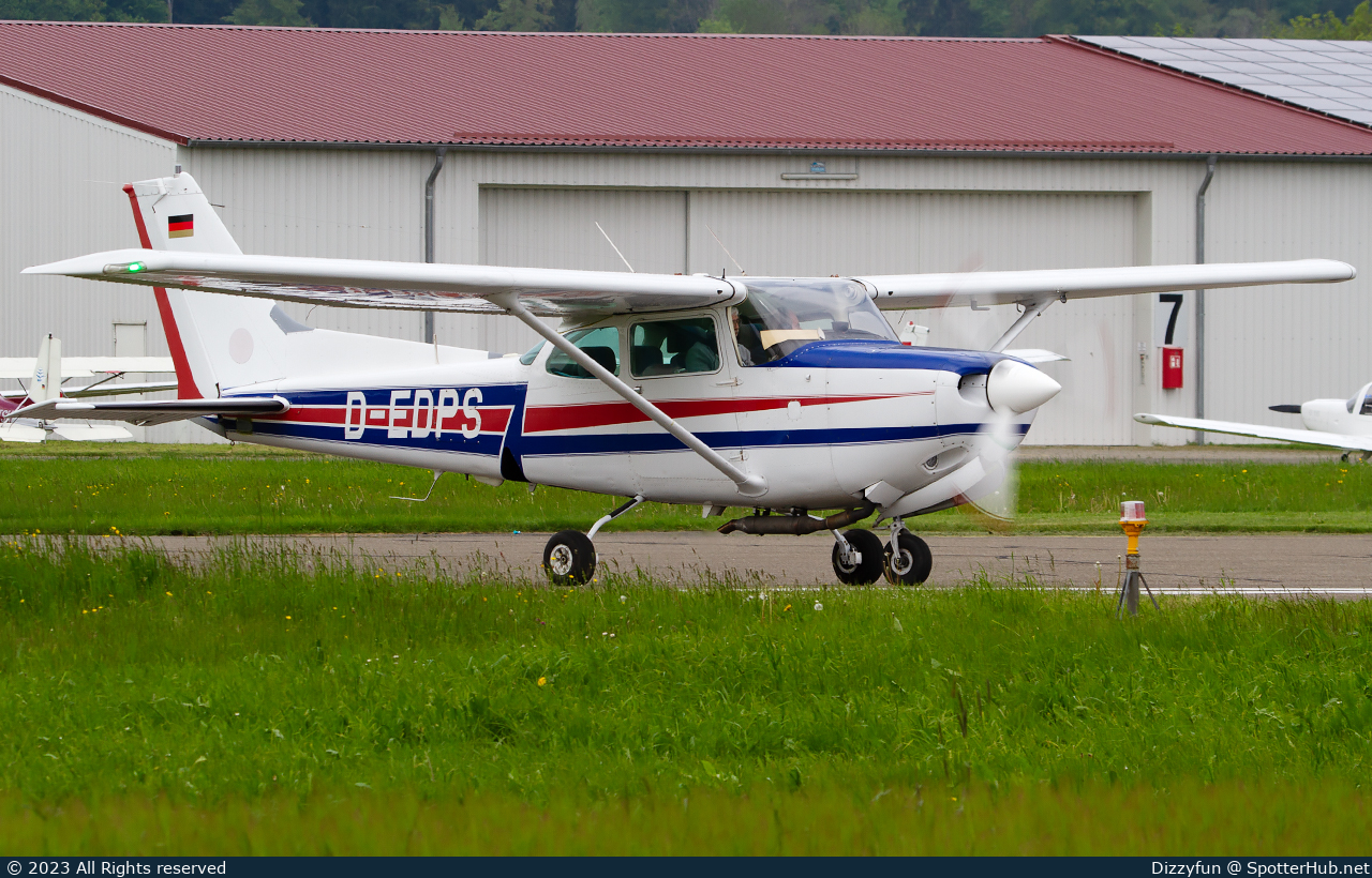Photo of D-EDPS - Cessna 172RG Cutlass RG operated by Private