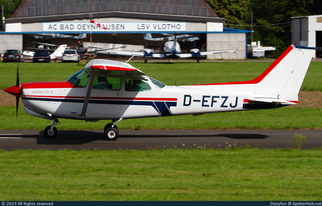 Photo of D-EFZJ - Cessna 172RG Cutlass RG II operated by Private