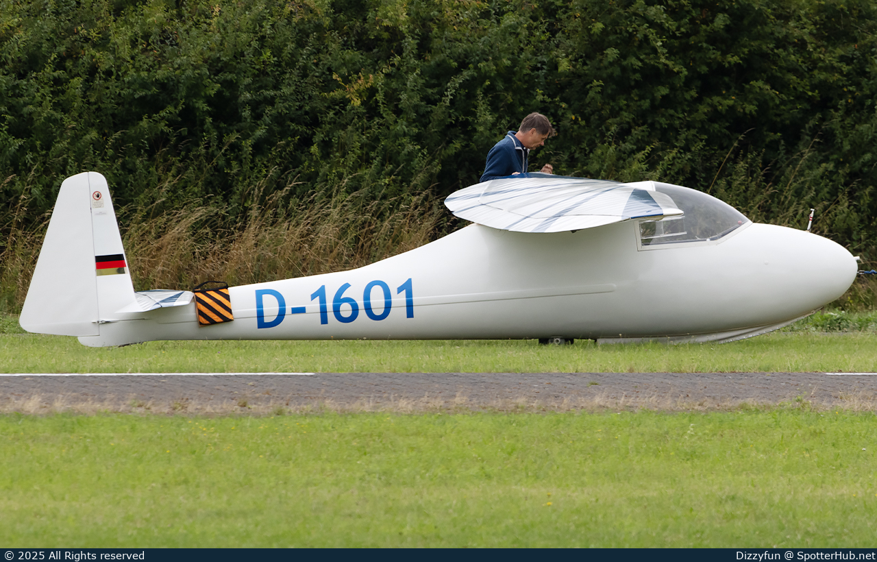 Photo of D-1601 - Vogt Lo-100 Zwergreiher operated by Private