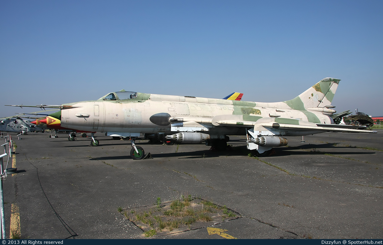 Photo of 98+61 - Sukhoi Su-20 operated by German Air Force