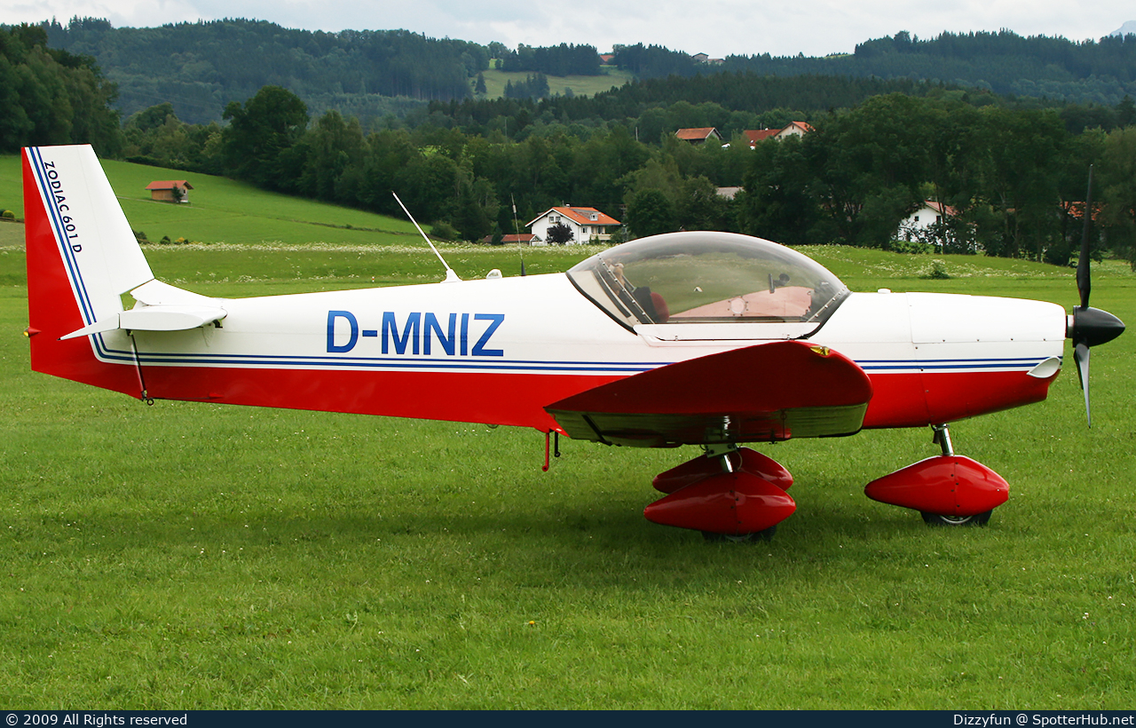 Photo of D-MNIZ - Zenair CH 601 D Zodiac operated by Private