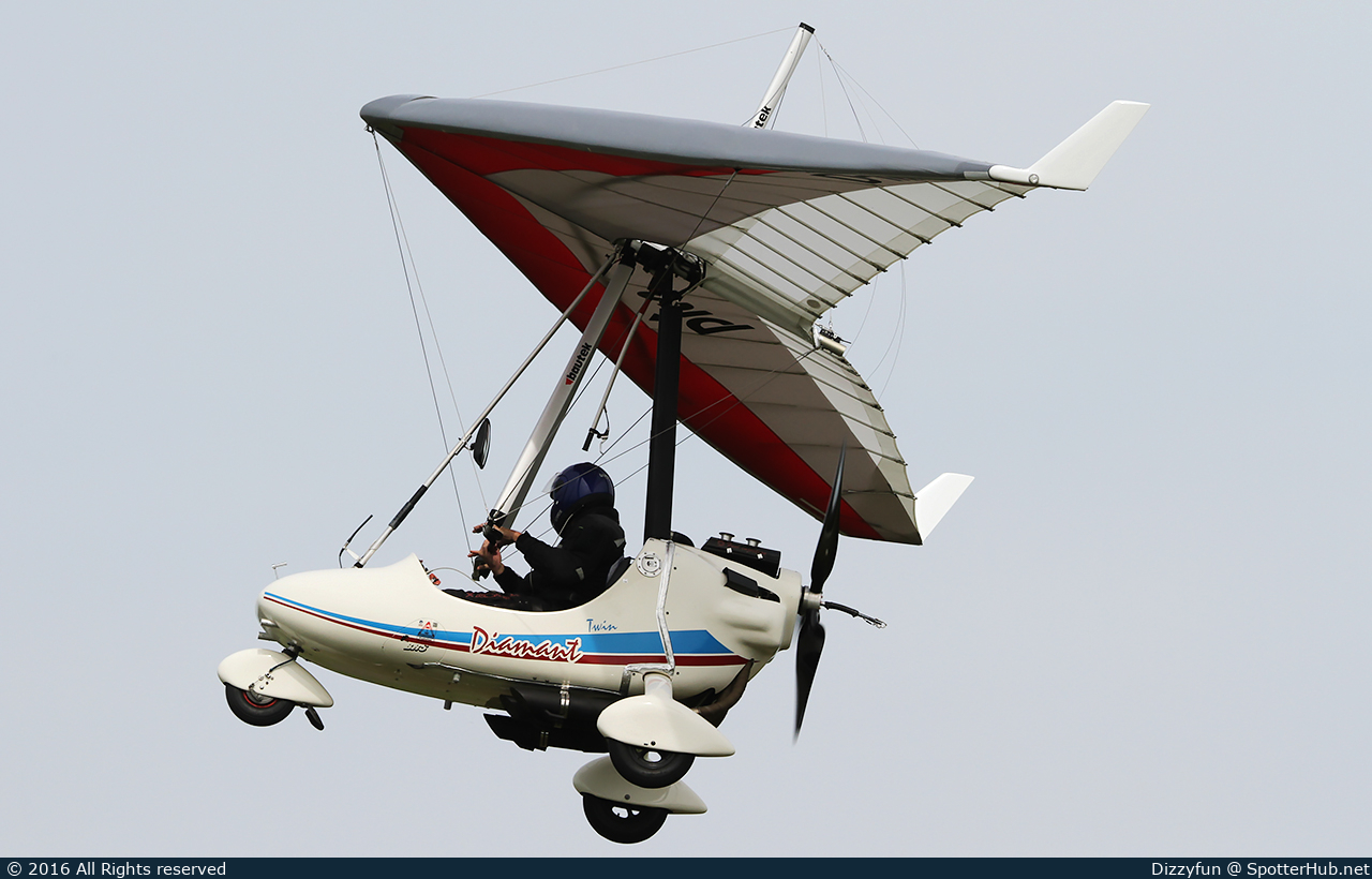 Photo of D-MLZV - Solid Air Diamant Twin operated by Private