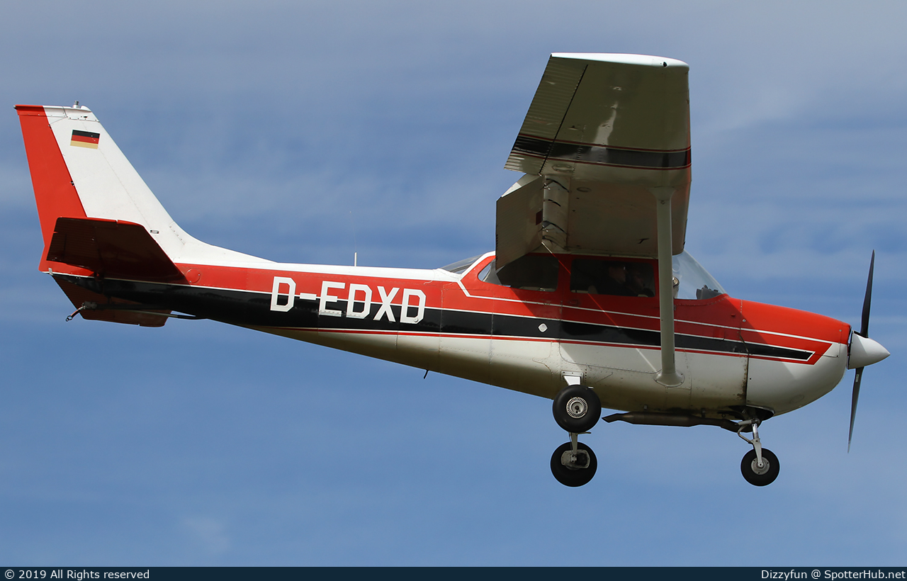 Photo of D-EDXD - Reims-Cessna FR172G Reims Rocket operated by Luftsportverein Radevormwald