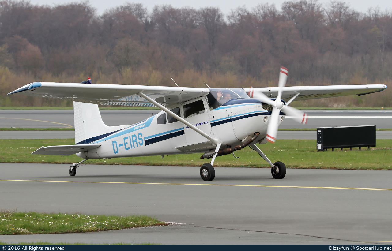 Photo of D-EIRS - Cessna 180K Skywagon II operated by Fallschirmsportclub Bielefeld