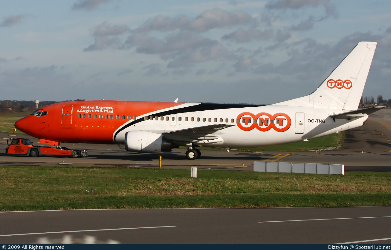 Photo of OO-TNG - Boeing 737-3Y0(QC) operated by TNT Airways