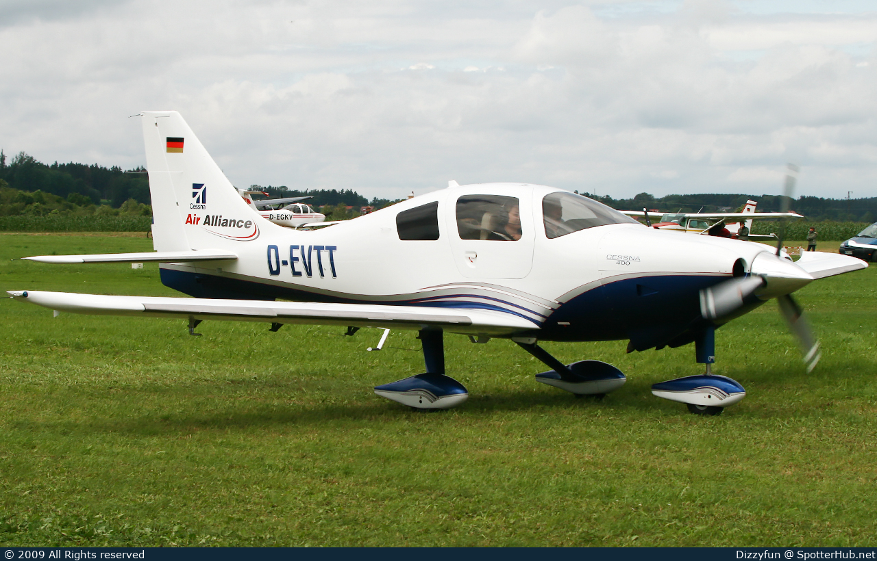 Photo of D-EVTT - Cessna 400 Corvalis TT operated by Air Alliance