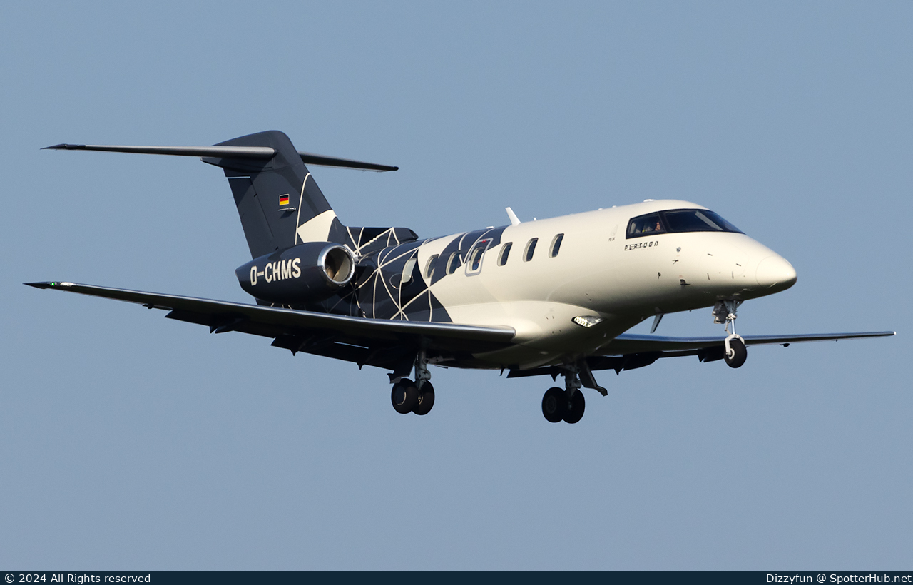 Photo of D-CHMS - Pilatus PC-24 operated by Platoon Aviation