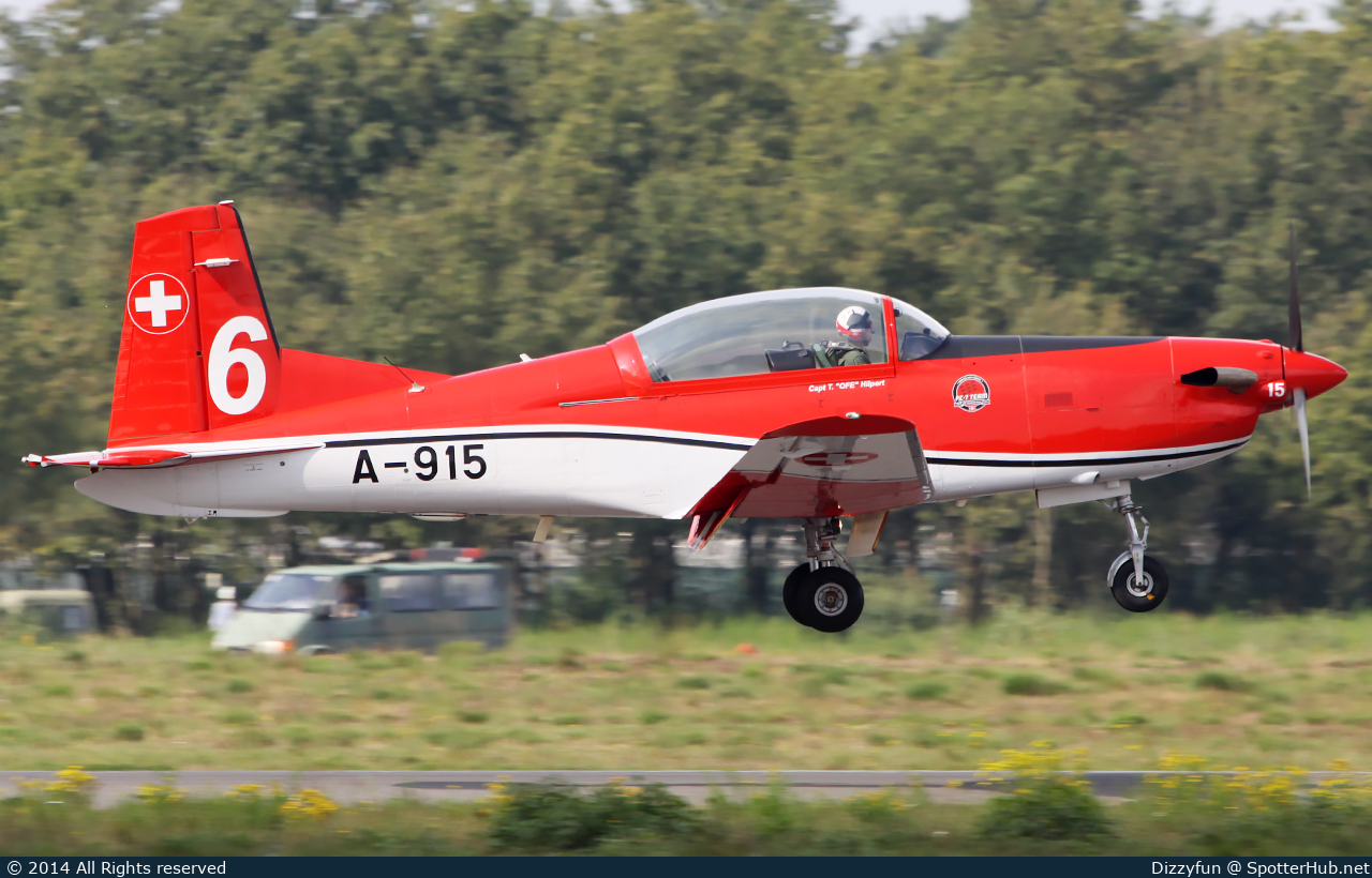 Photo of A-915 - Pilatus PC-7 operated by Swiss Air Force