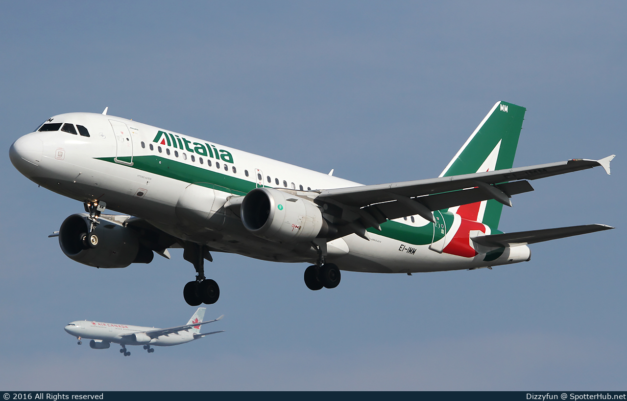 Photo of EI-IMM - Airbus A319-111 operated by Alitalia