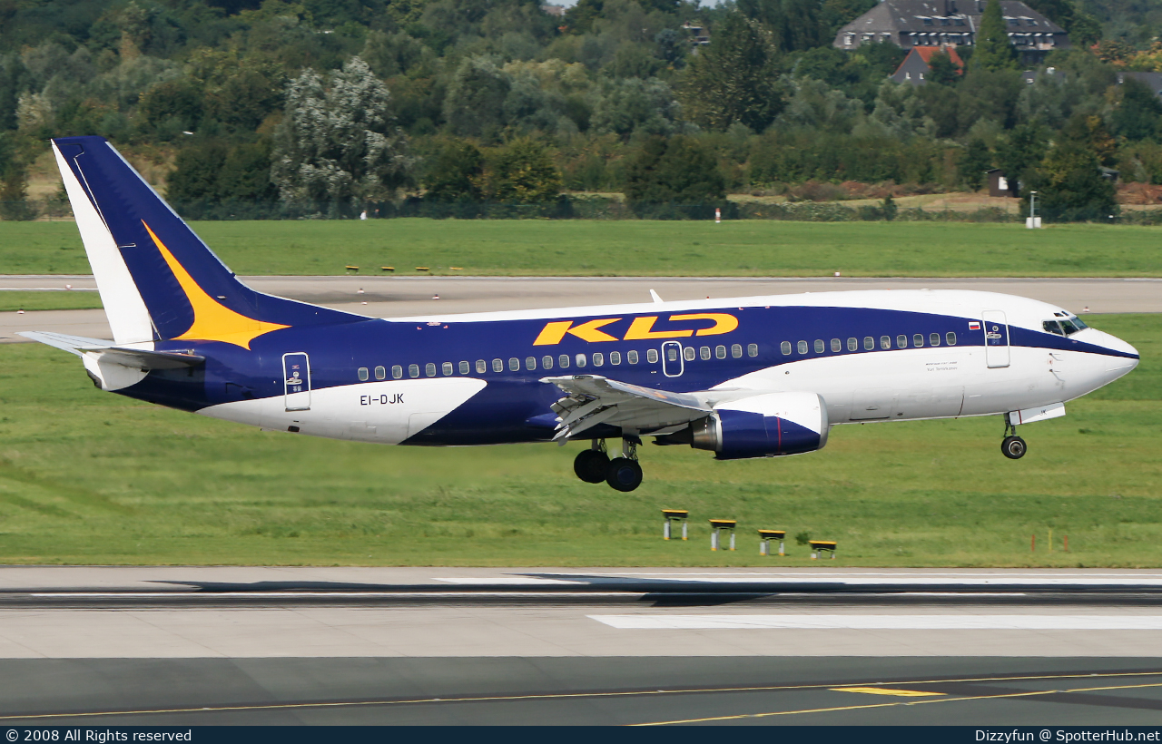Photo of EI-DJK - Boeing 737-382 operated by KD Avia