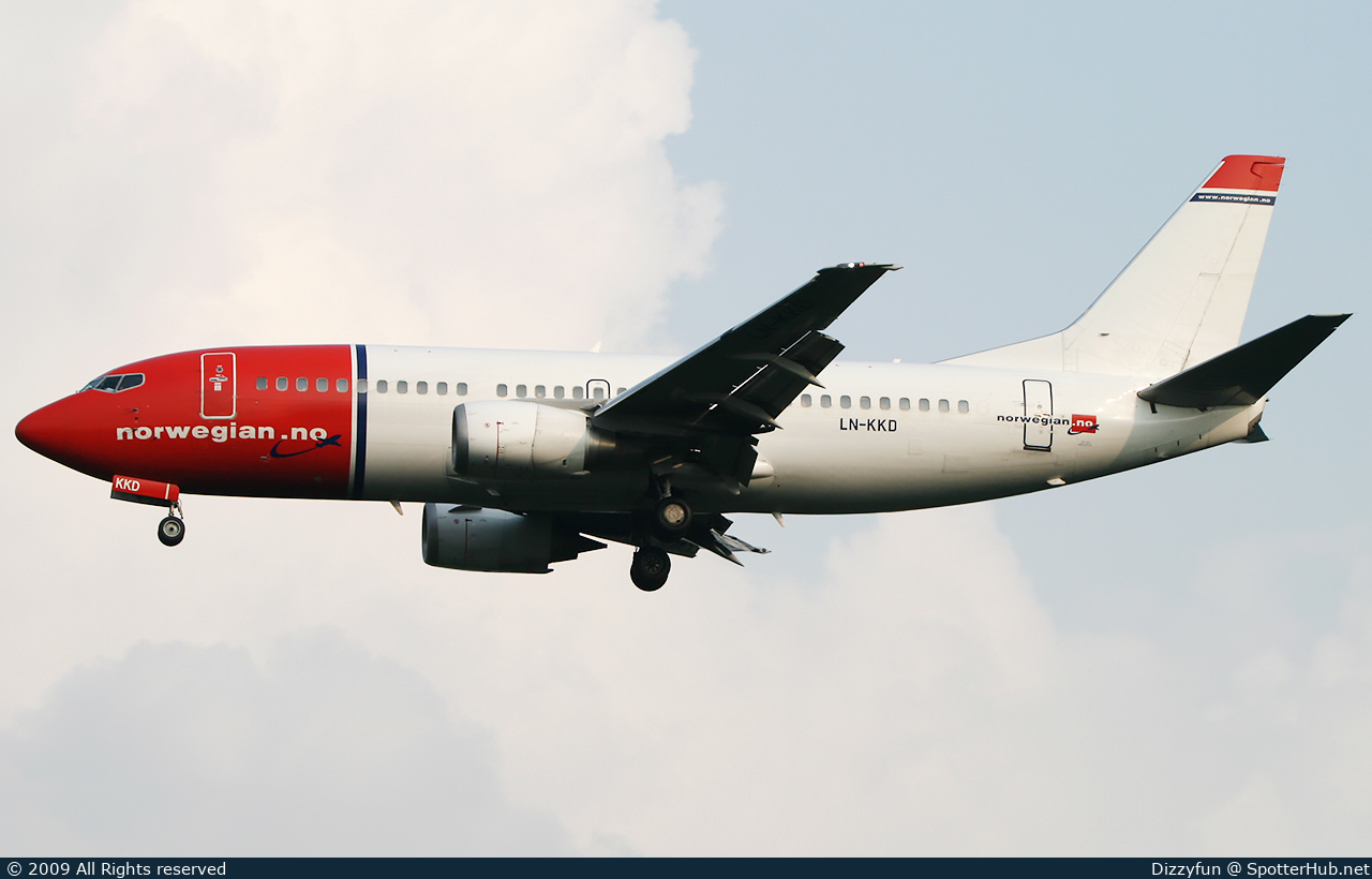 Photo of LN-KKD - Boeing 737-33V operated by Norwegian Air Shuttle