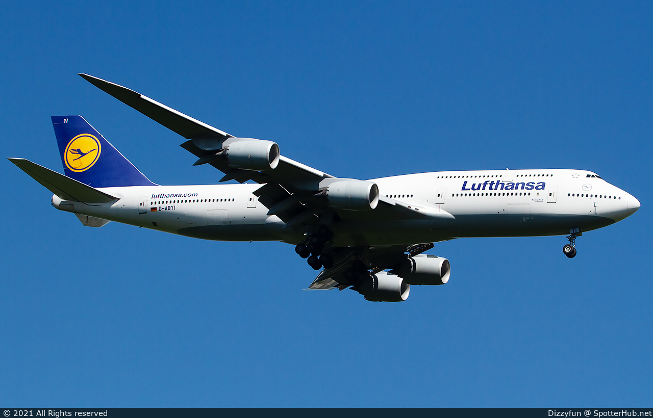 Photo of D-ABYI - Boeing 747-830 operated by Lufthansa