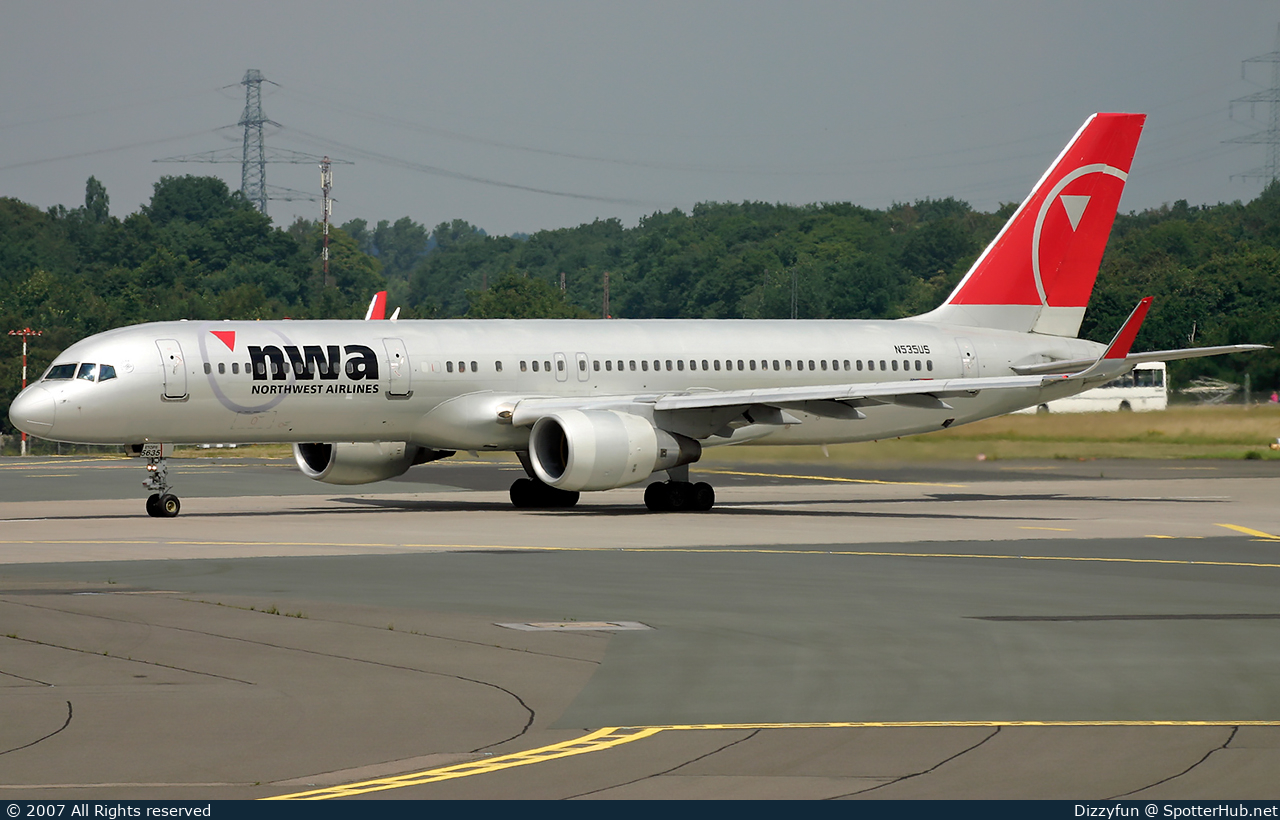 Photo of N535US - Boeing 757-251 operated by Northwest Airlines