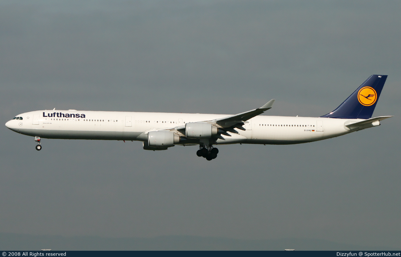 Photo of D-AIHU - Airbus A340-642 operated by Lufthansa